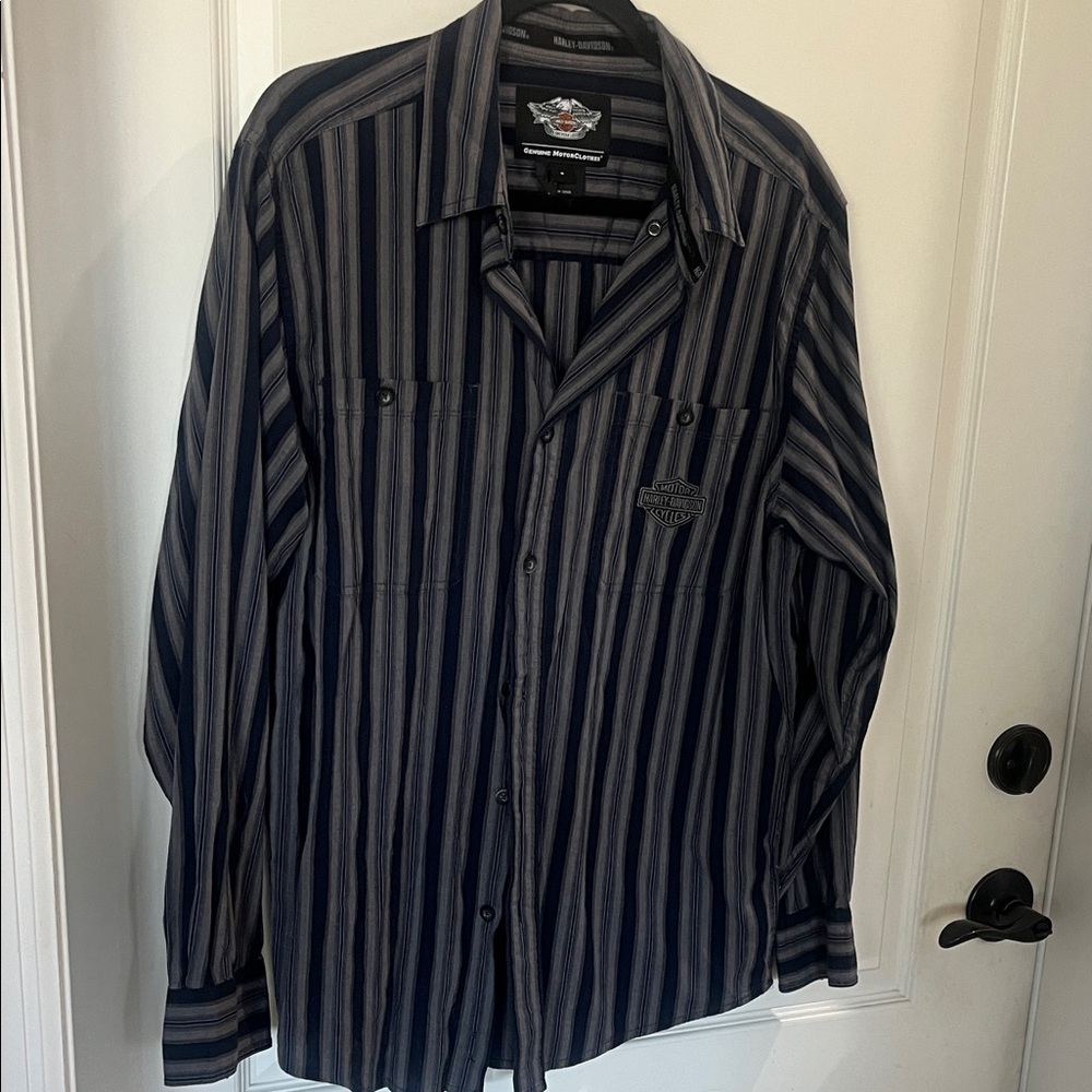 EUC Harley Davidson, navy and gray striped long sleeve, button-down shirt medium
